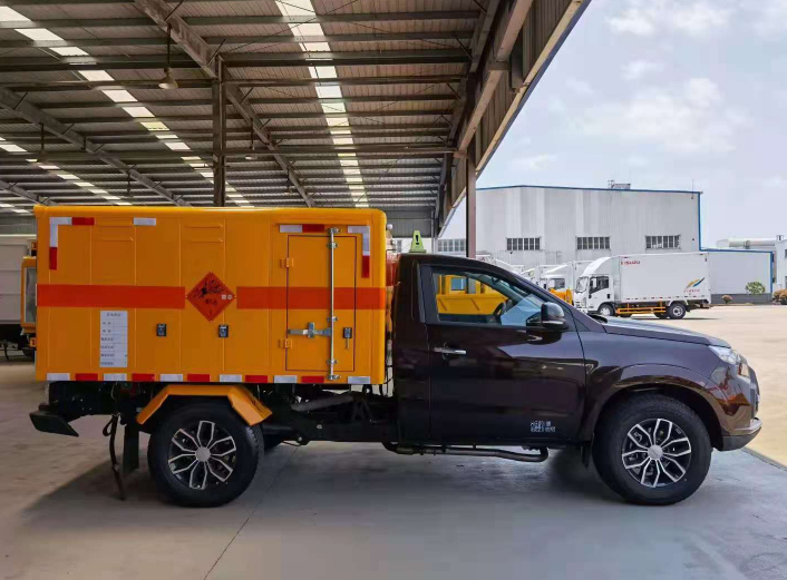 石棉凯龙矿山设备爆破器材运输车安全性如何？