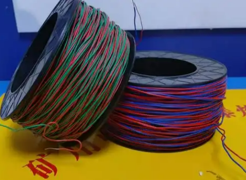 石棉放炮线的主要材质有哪些？不同材质的适用场景有何区别？